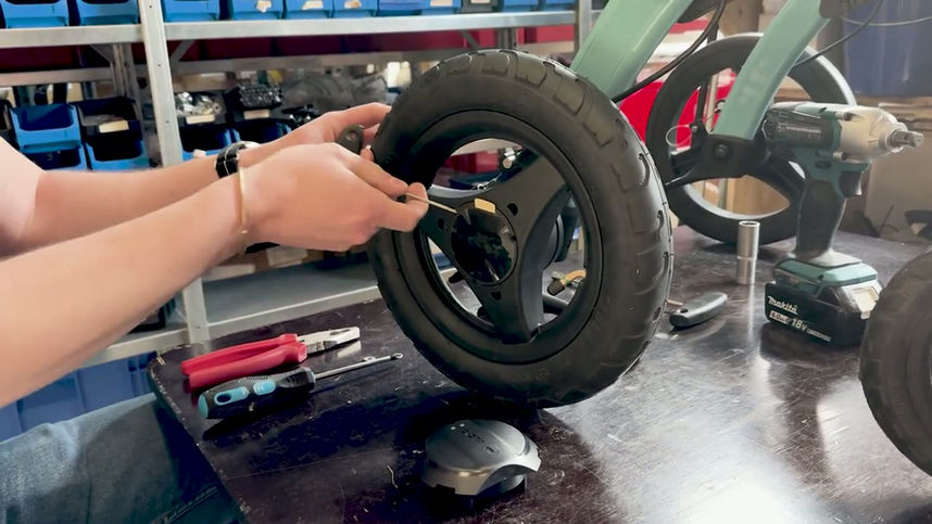 Rollz Motion & Performance - How to remove and install the activity measure sensor